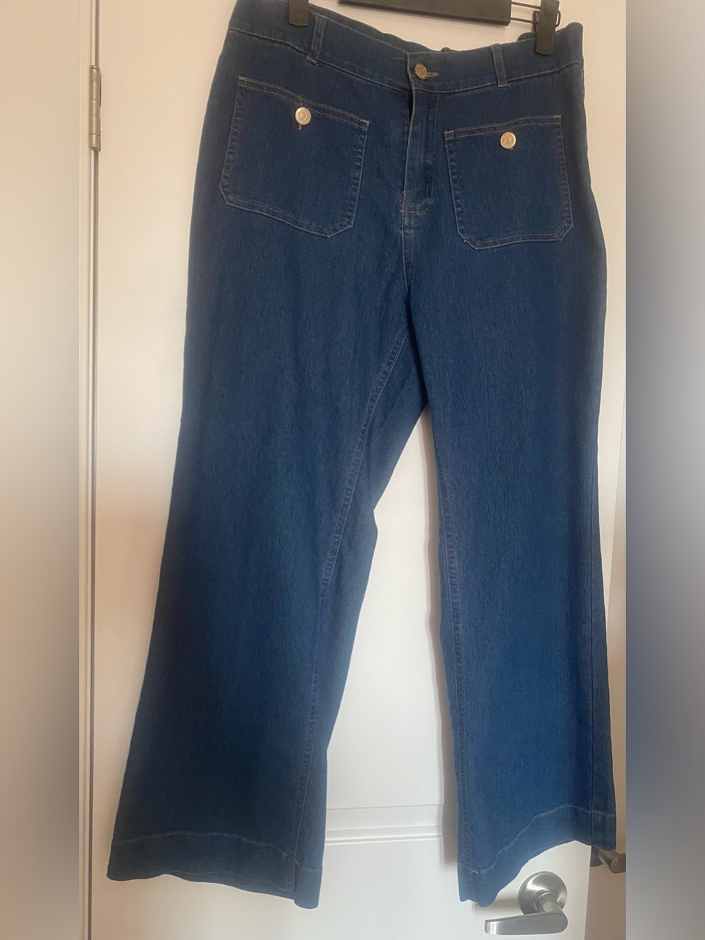 Dark Blue Women's Wide-Leg Jeans
with good stretch